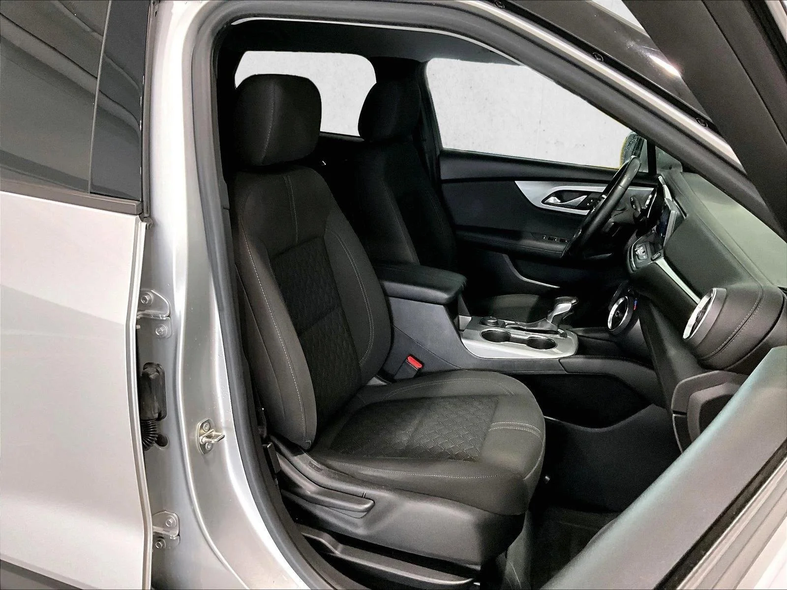 Used 2019 Silver Ice Metallic Chevrolet  image 9