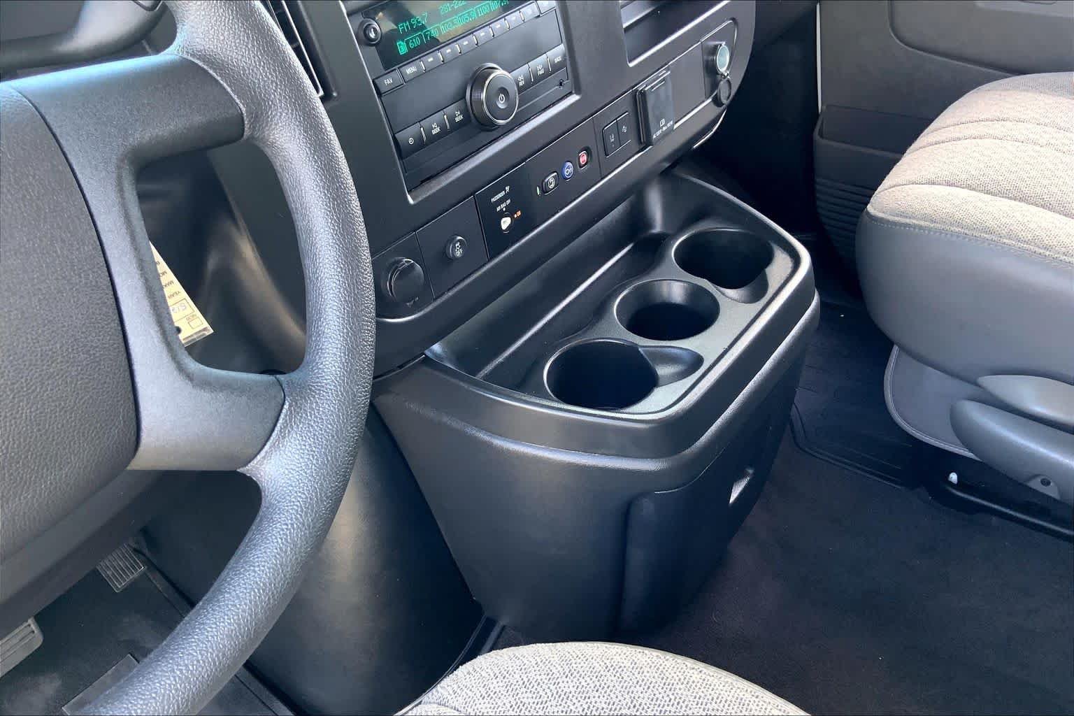 Used 2025 Summit White GMC LT image 16