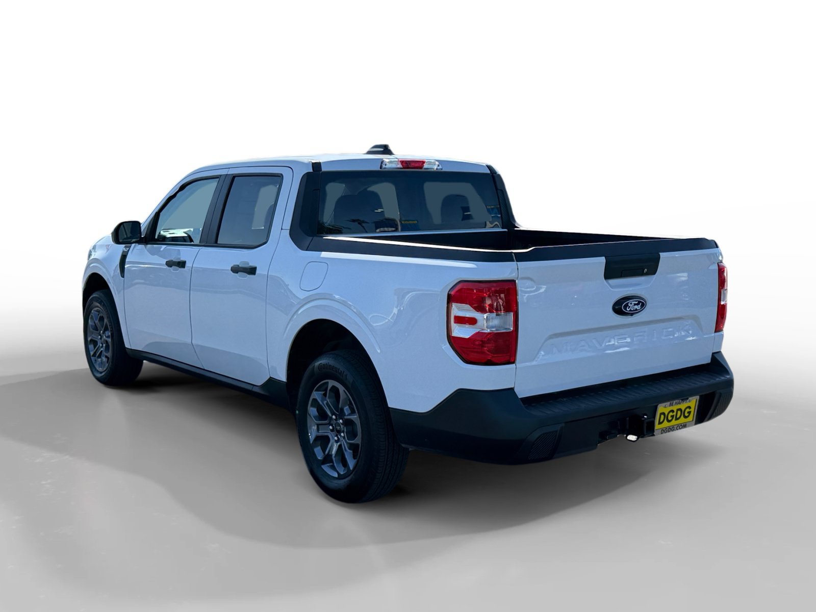 Used 2026 Oxford White Ford XLT image 3