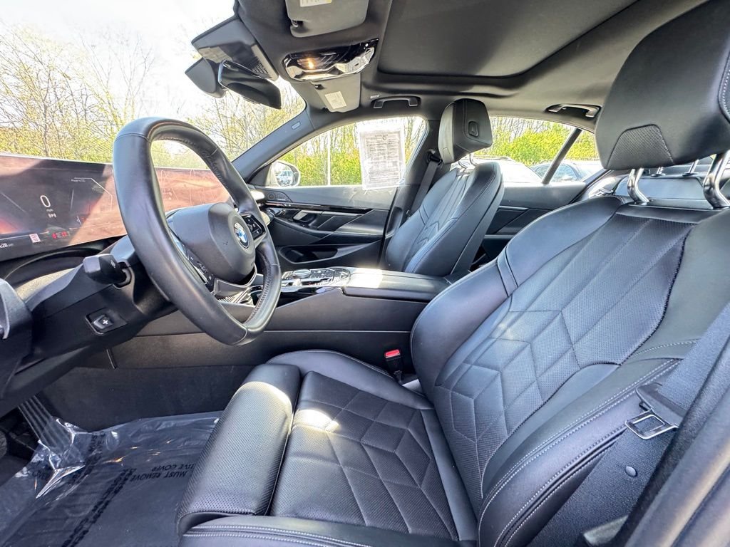 Used 2024 Gray BMW 530i xDrive image 19
