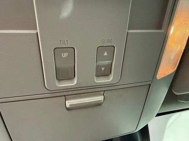 Used 2019 White Toyota Platinum image 21