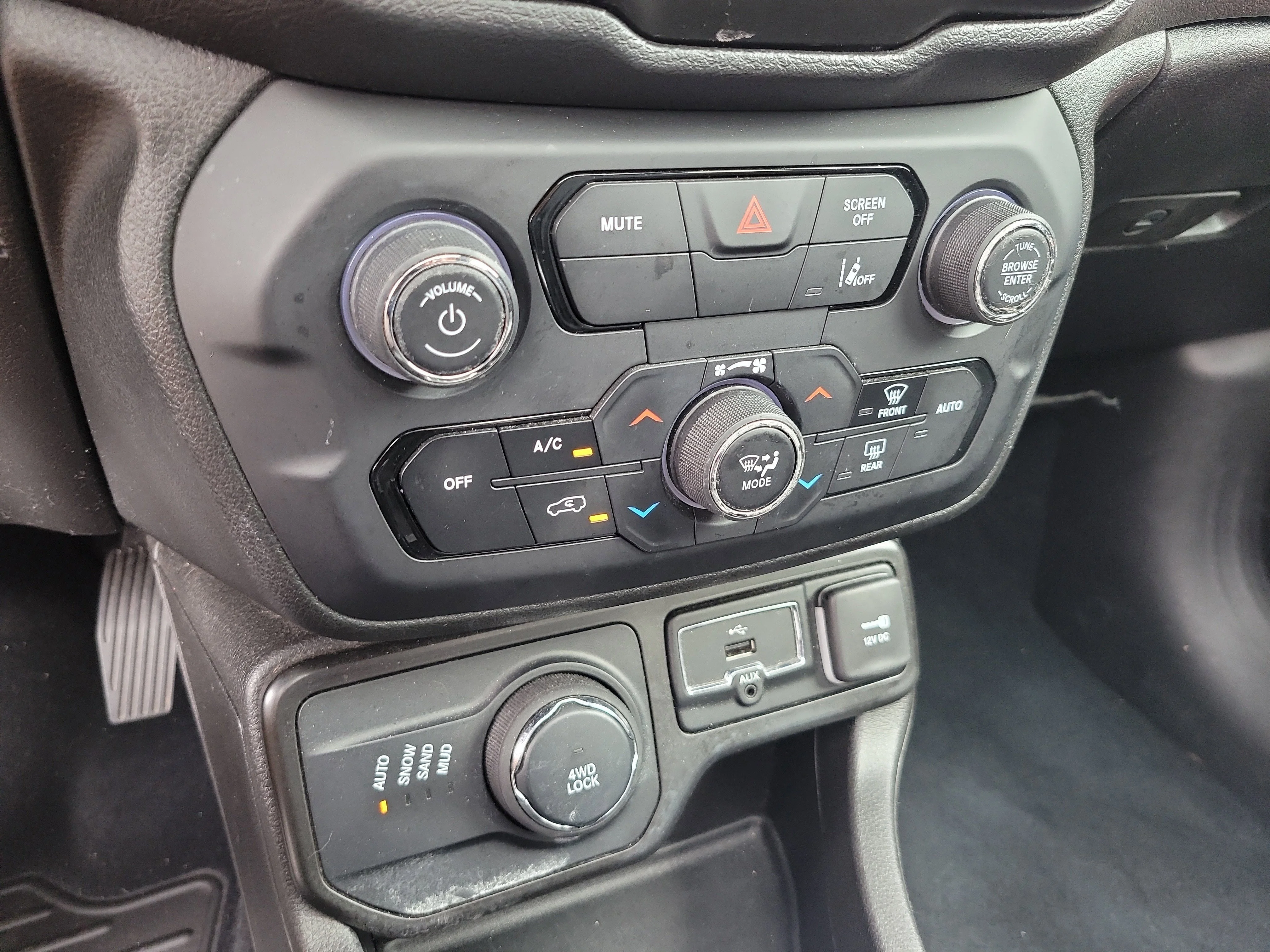 Used 2021 Sting-Gray Clearcoat Jeep Limited image 24