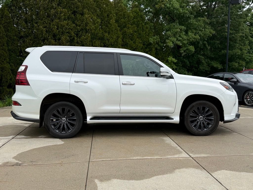 Used 2022 White Lexus 460 image 7