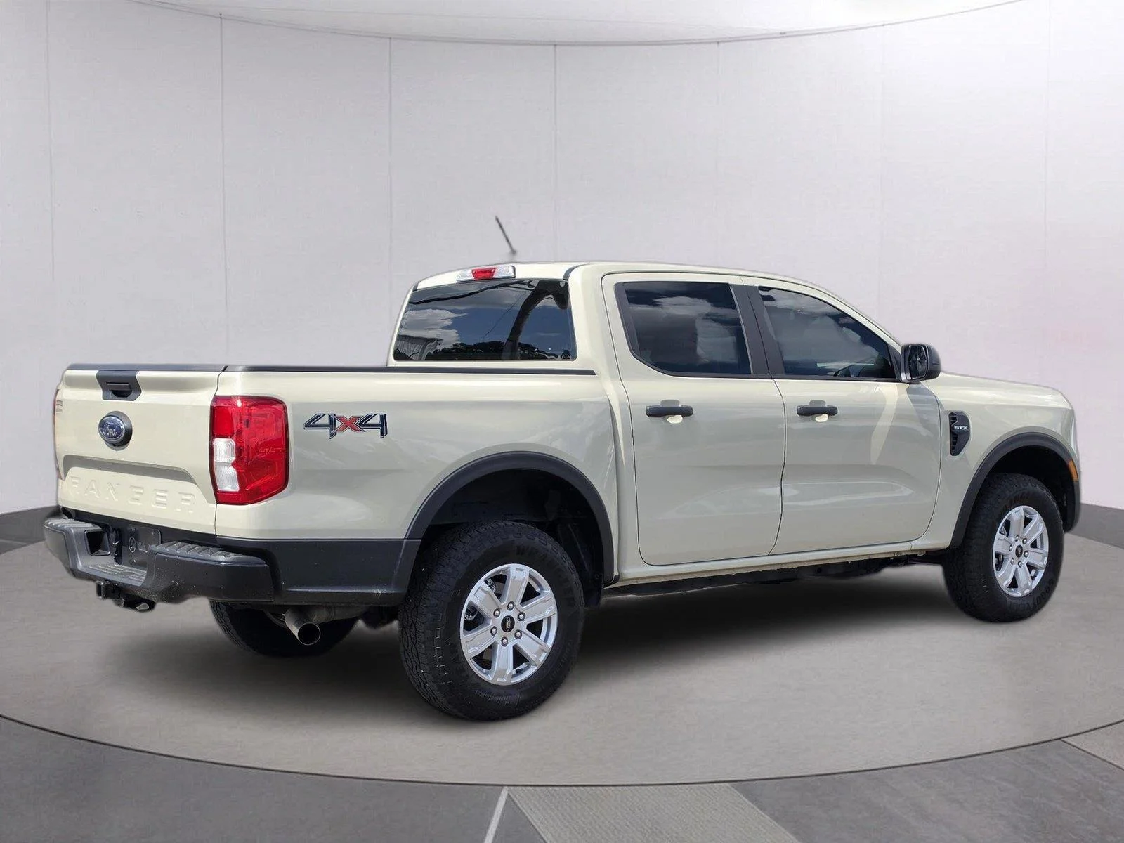 Used 2025 Desert Sand Ford XL image 7