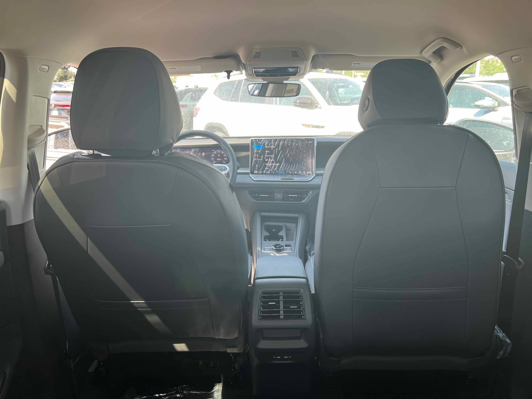 2025 Volkswagen Tiguan SE - Photo 16