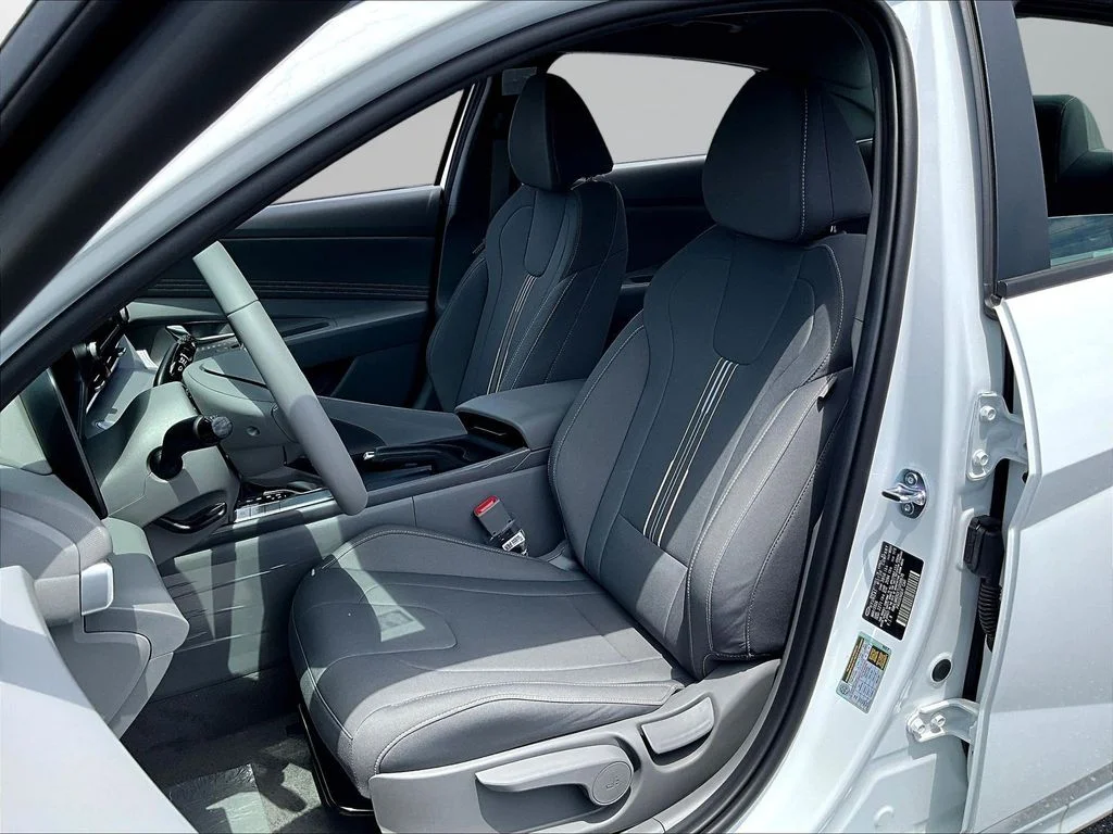 New 2026 White Hyundai SEL Sport image 25