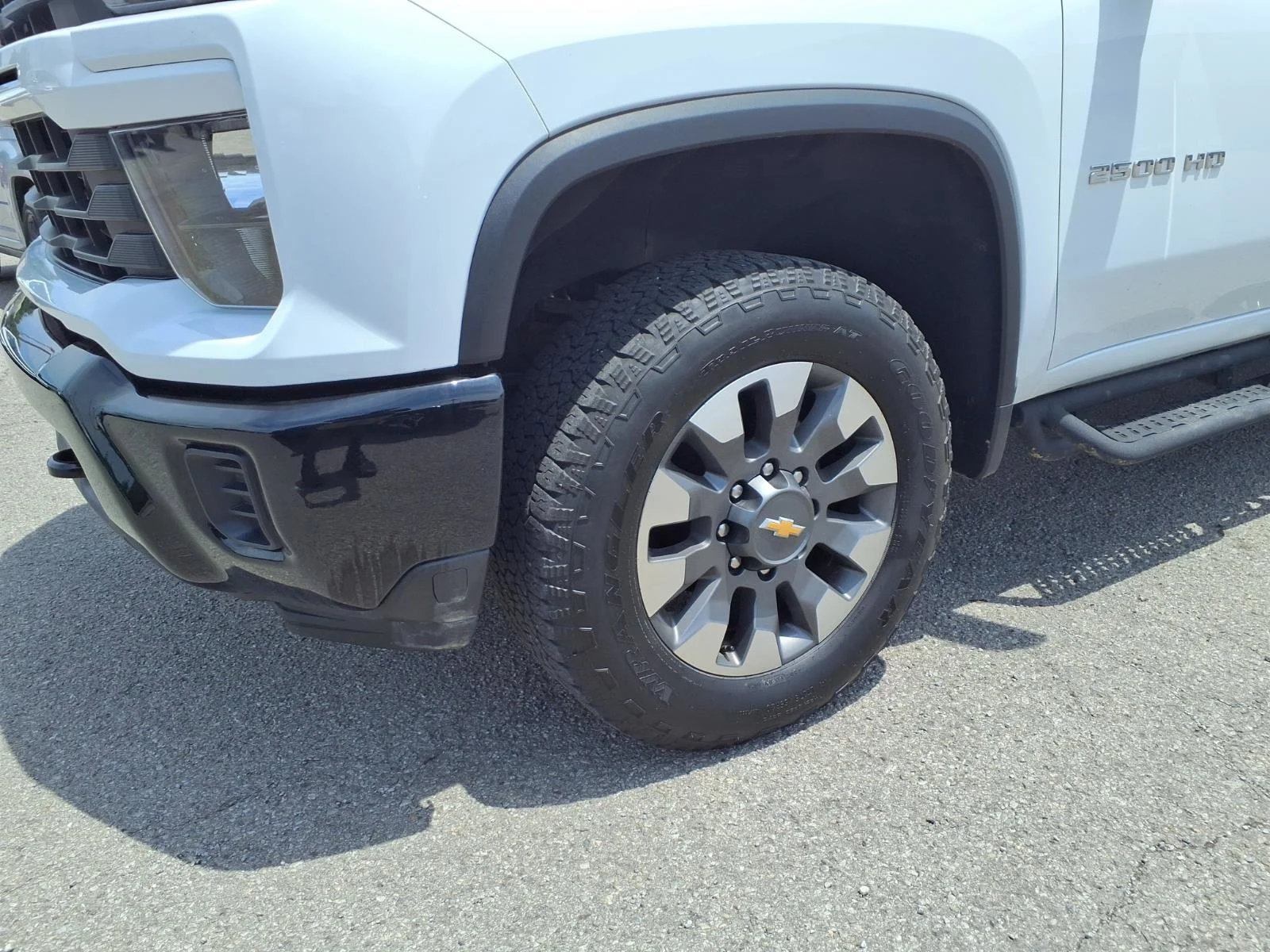 Used 2024 Summit White Chevrolet Custom image 18