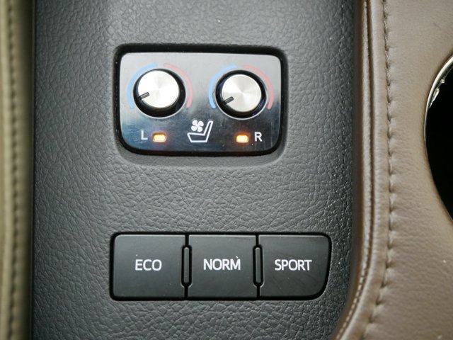 Used 2015 Sizzling Crimson Mica Toyota Limited image 31