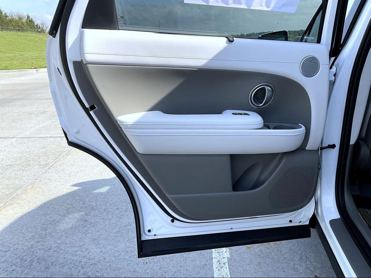 New 2026 White Hyundai SEL Premium image 18