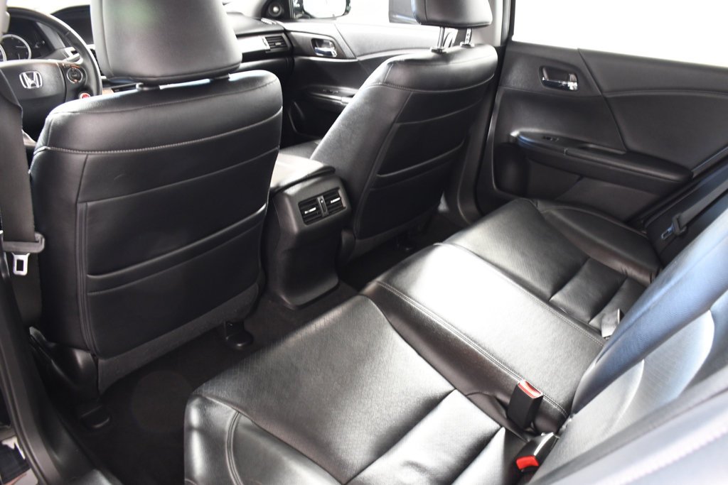 Used 2015 Crystal Black Pearl Honda EX-L image 25