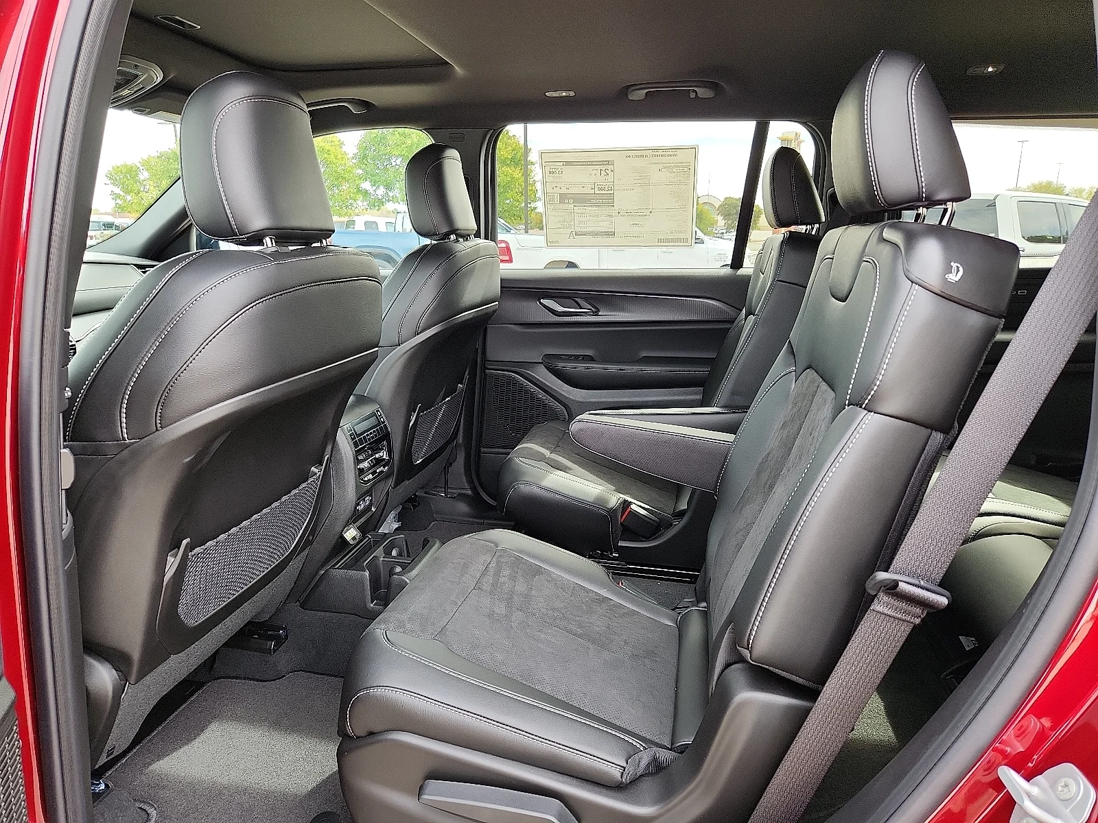New 2025 Velvet Red Pearlcoat Jeep L ALTITUDE X 4X4 image 8