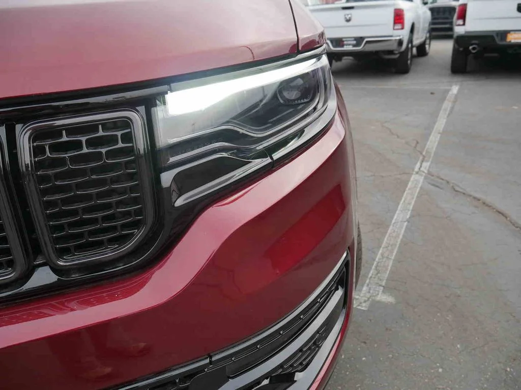 2025 Jeep Wagoneer L Series II - Photo 26