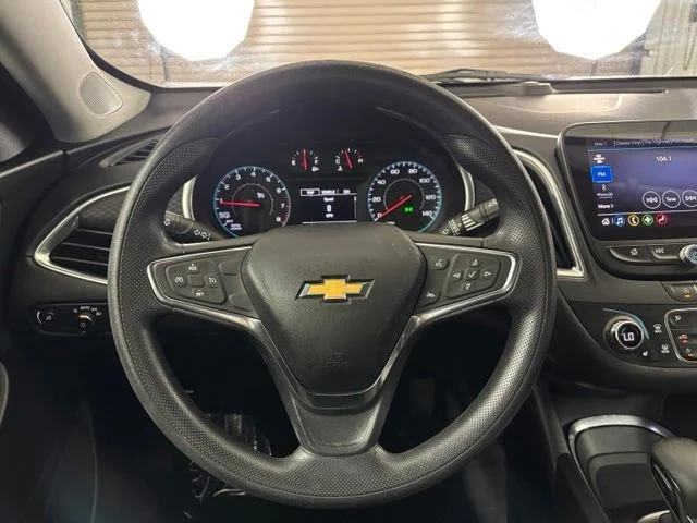 Used 2021 White Chevrolet LT image 15
