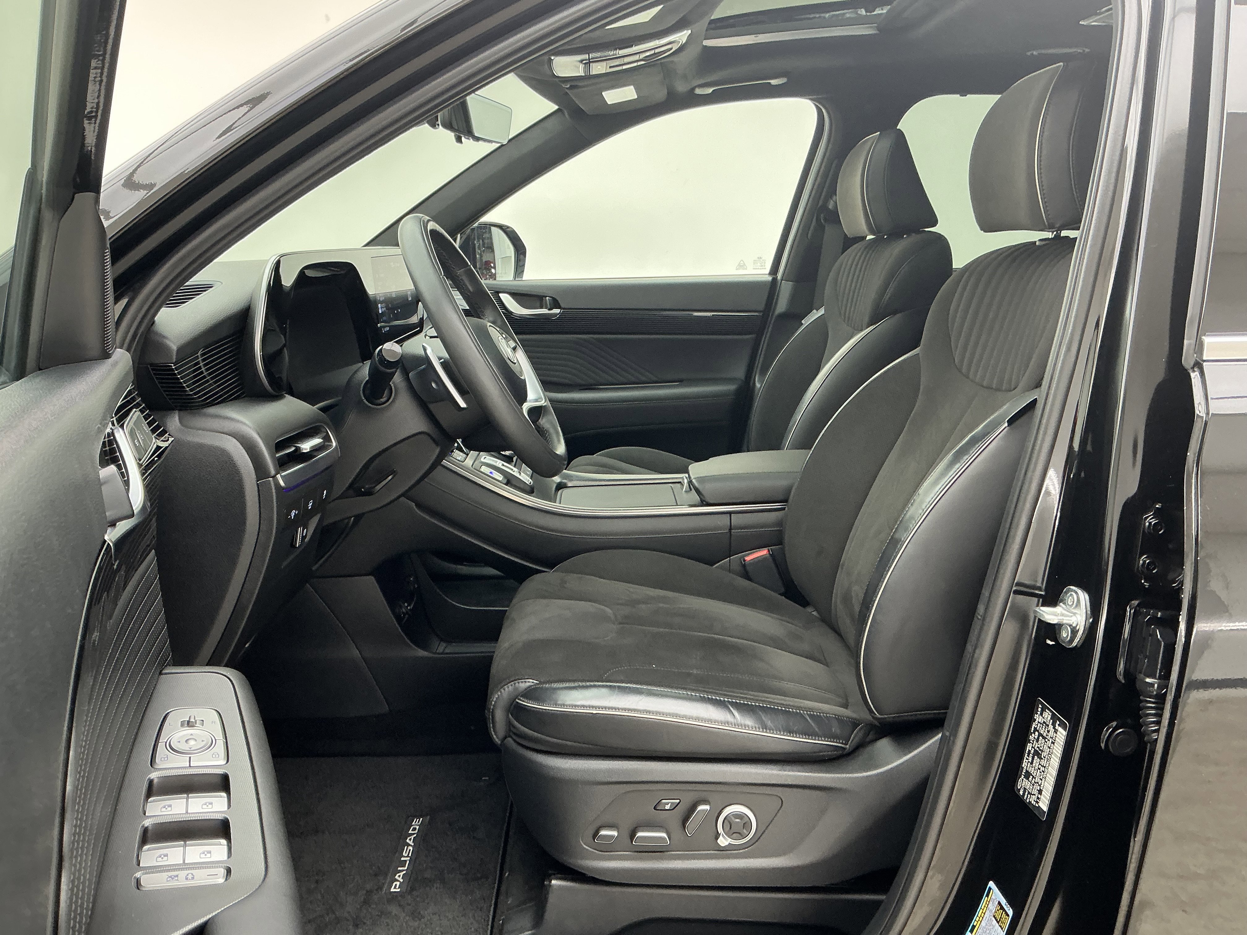 Used 2024 Abyss Black Pearl Hyundai Calligraphy Night Edition image 17