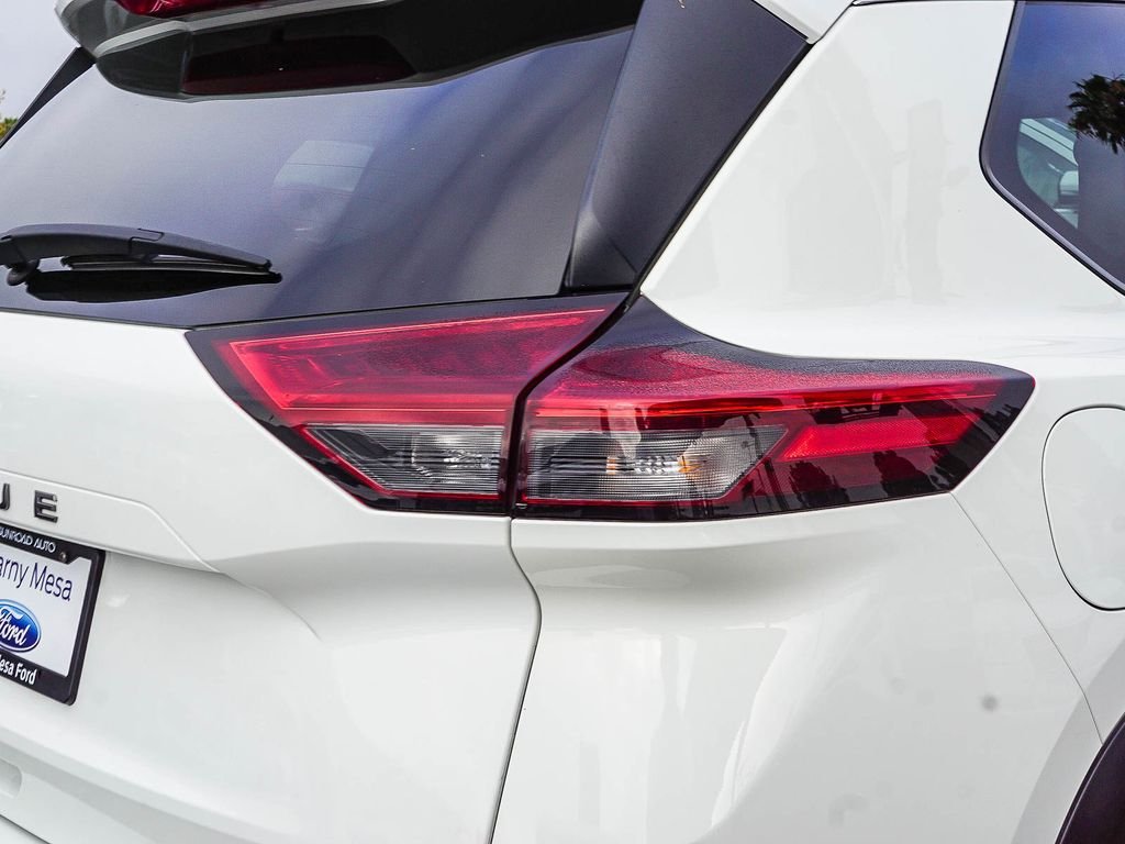 Used 2024 White Nissan S image 8