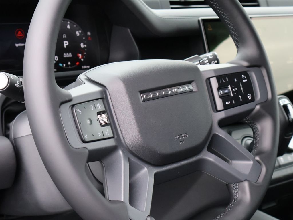 New 2026 Santorini Black LAND ROVER X-Dynamic SE image 17