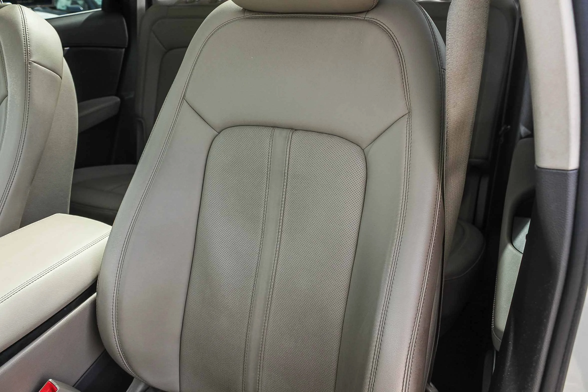 Certified Used 2022 Pearl Metallic Lincoln Reserve image 30