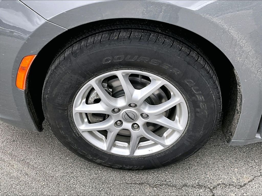 Used 2023 White Chrysler Touring L image 7