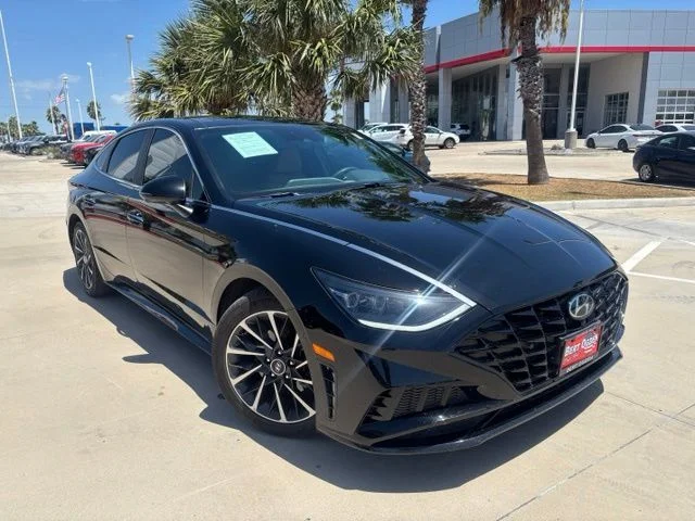 Used 2023 Black Hyundai Limited image 1