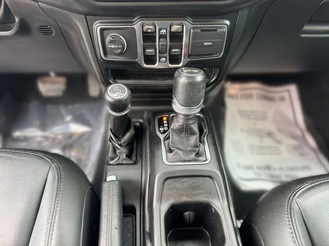 Certified Used 2022 White/off-white Jeep Unlimited Sahara Altitude image 20