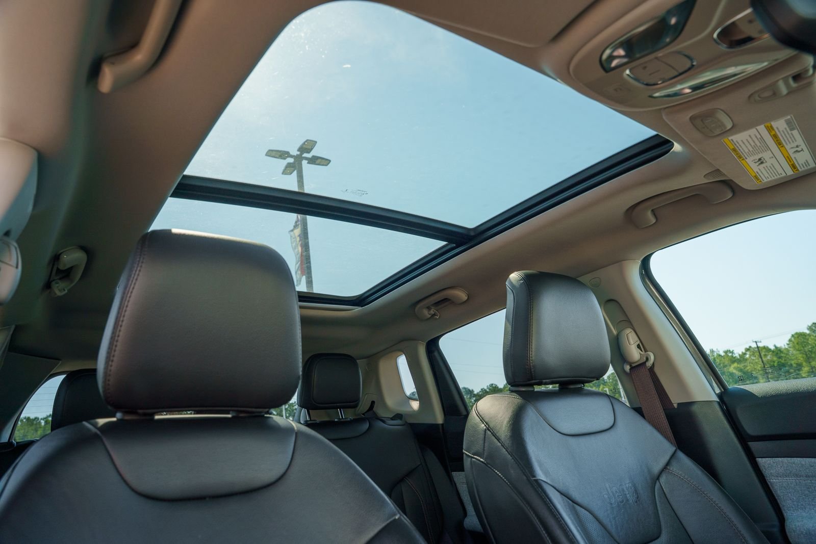 2022 Jeep Compass Latitude Lux - Photo 22