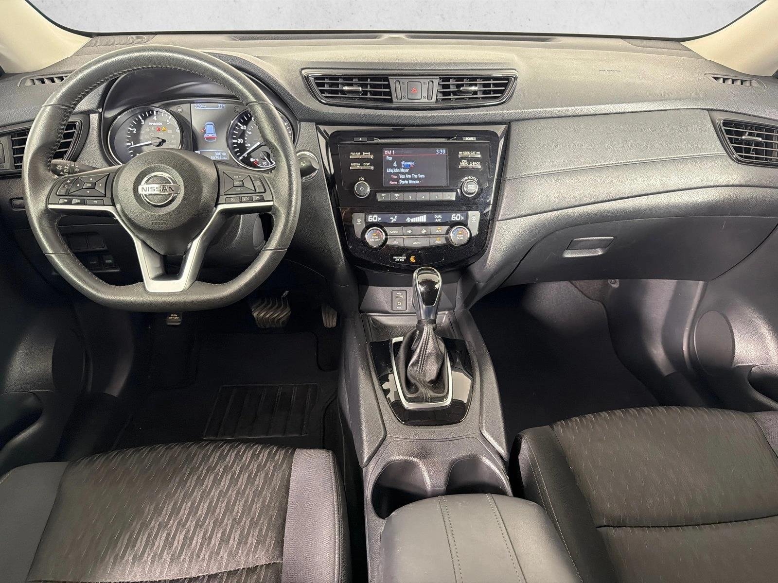 Used 2017 Brilliant Silver Nissan SV image 22