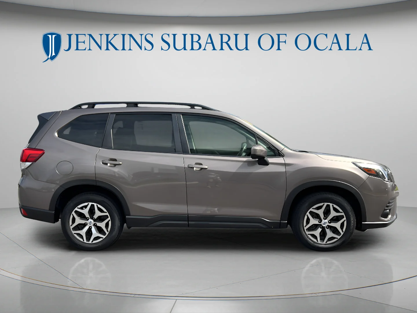 Used 2023 Brilliant Bronze Metallic Subaru Premium image 2