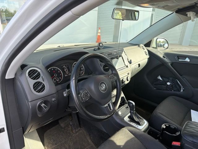 Used 2017 White Volkswagen 2.0T image 6