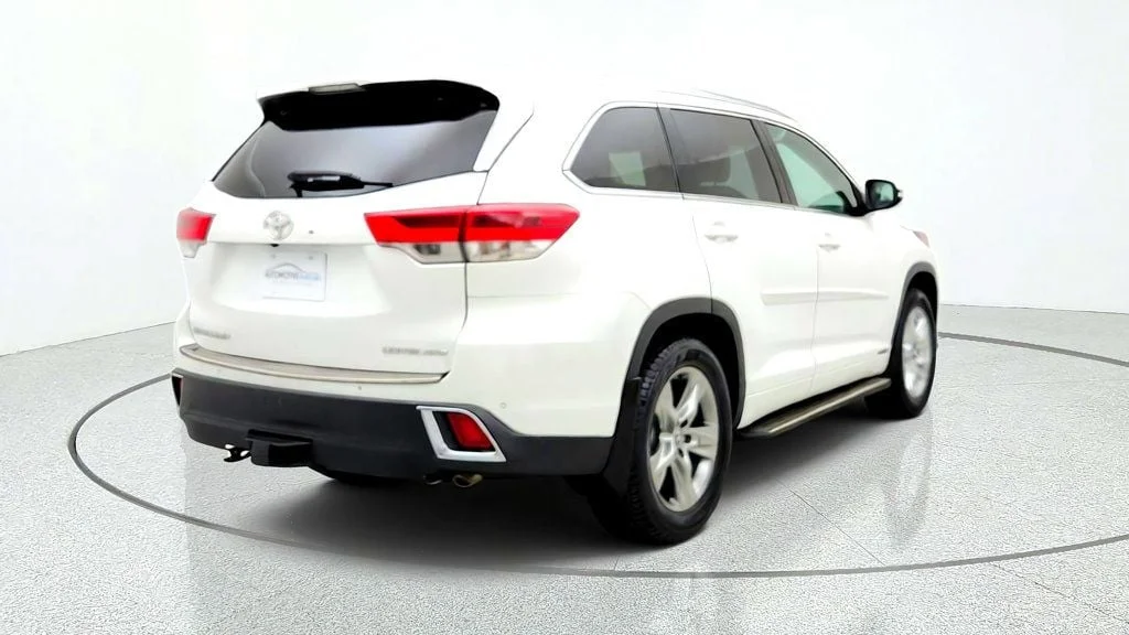 Used 2019 Blizzard Pearl Toyota Limited V6 AWD image 5
