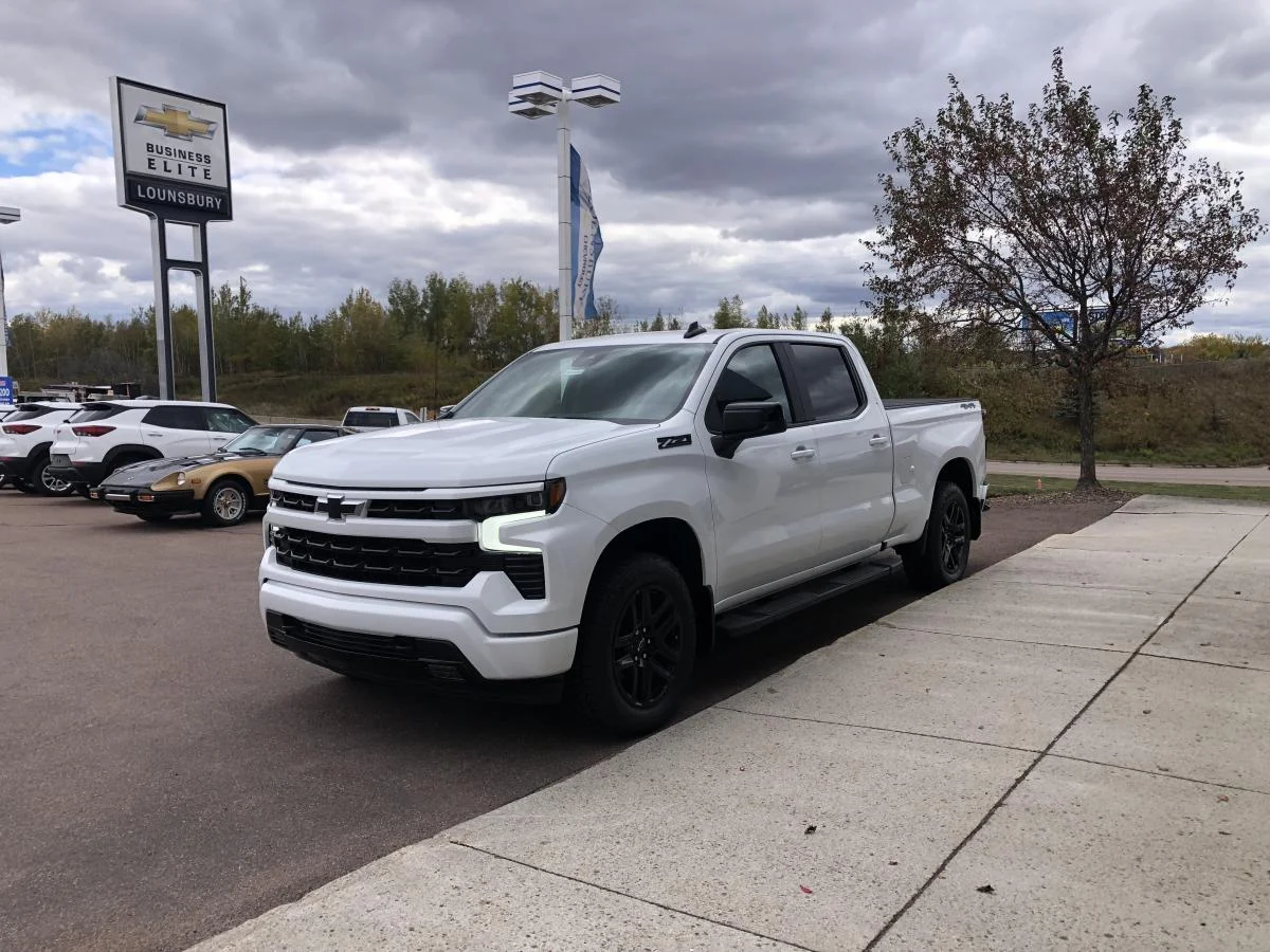 New 2026 White Chevrolet 4WD Crew Cab 147" RST image 4