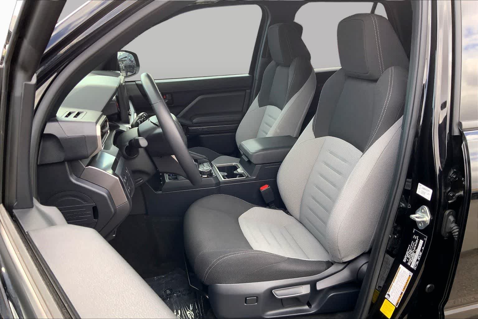 2025 Toyota 4Runner TRD Off-Road - Photo 8