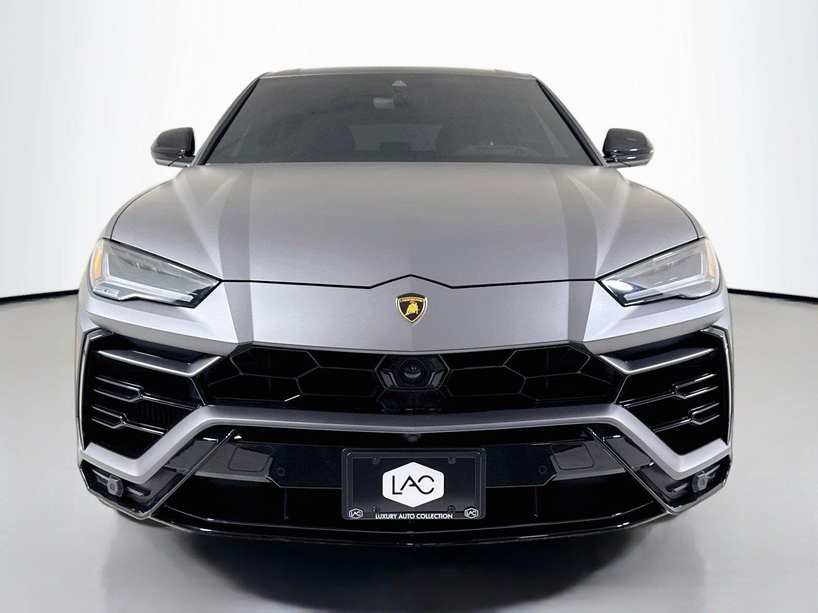 Used 2022 Grigio Nimbus Matt/Verde Scandal Lamborghini Graphite Capsule image 11