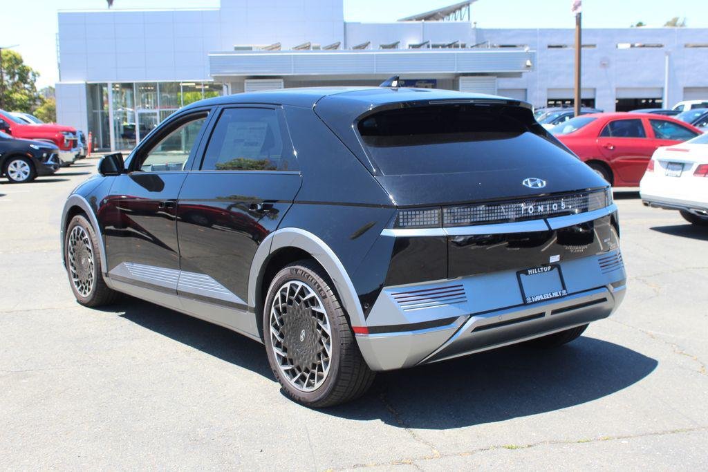 New 2024 Black Hyundai Limited image 9
