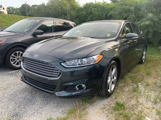 Used 2016  Ford SE image 4