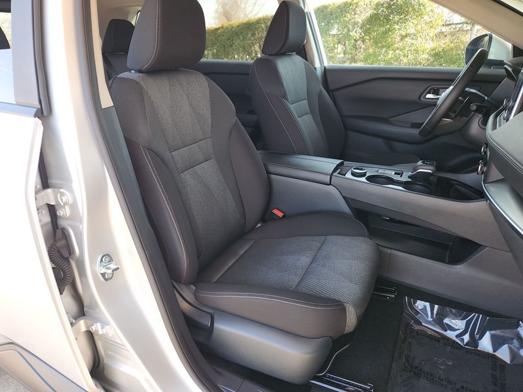 Used 2025 Silver Nissan SV image 15