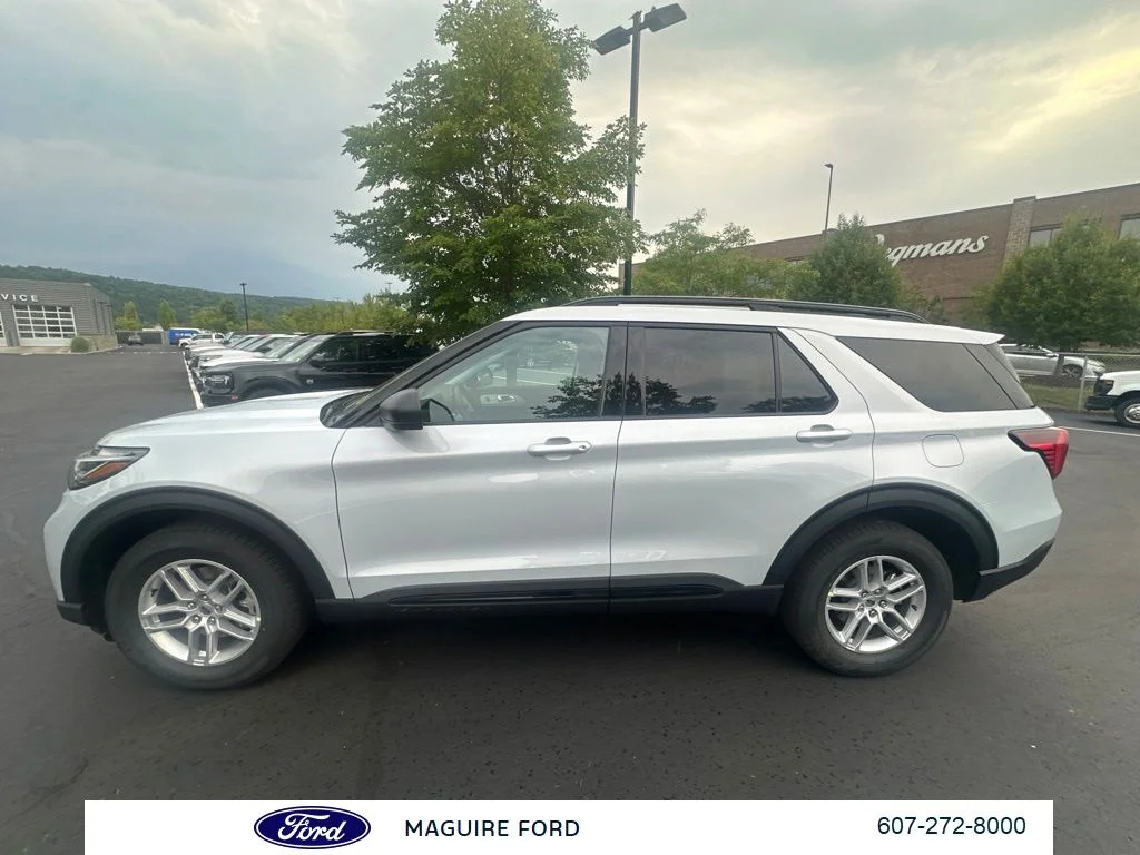 New 2026 Space White Metallic Ford Active image 7