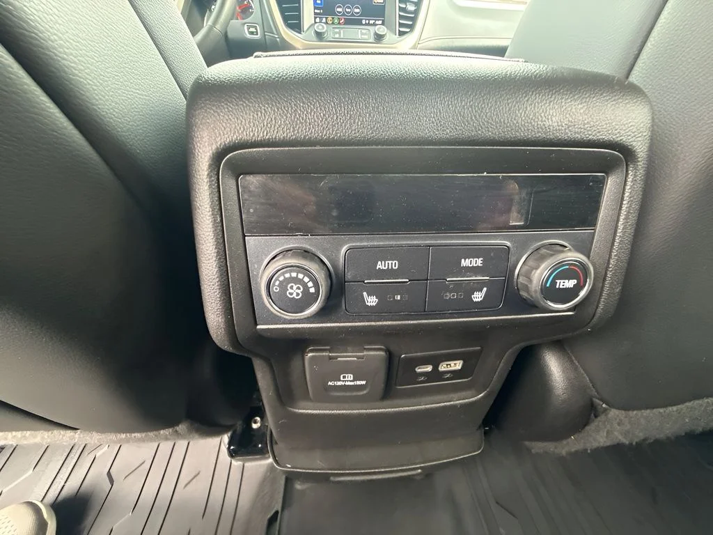 Used 2021 White GMC Denali image 8