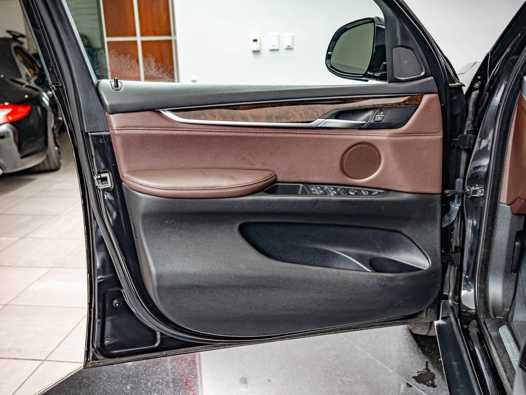 Used 2015 Black Sapphire Metallic BMW xDrive35i image 19