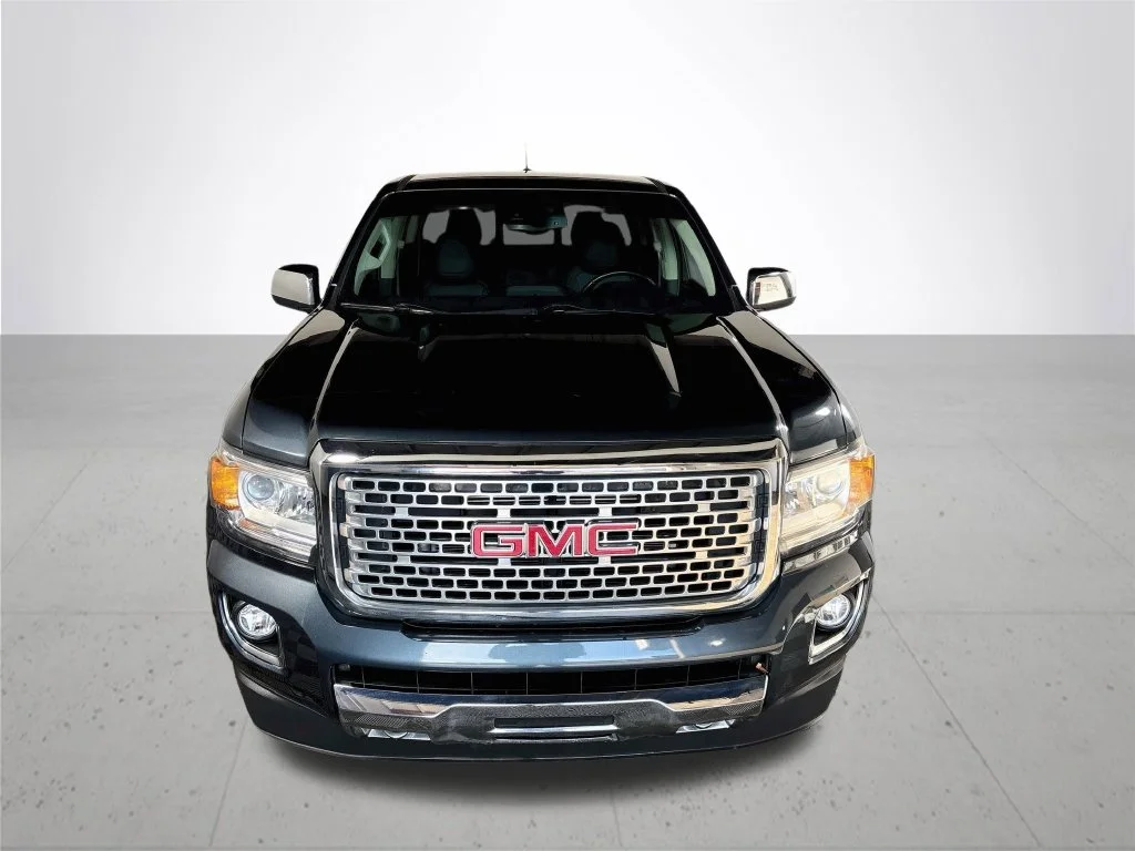Used 2019 Blue GMC Denali image 3