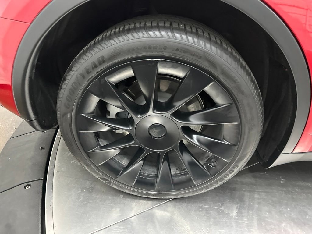 Used 2023 Red Tesla Long Range image 9