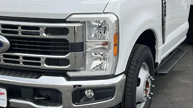 2025 Ford F-350 Super Duty Chassis Cab XLT - Photo 21