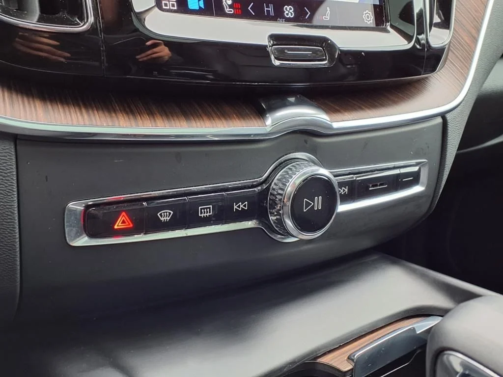 2023 Volvo XC60 Plus - Photo 11