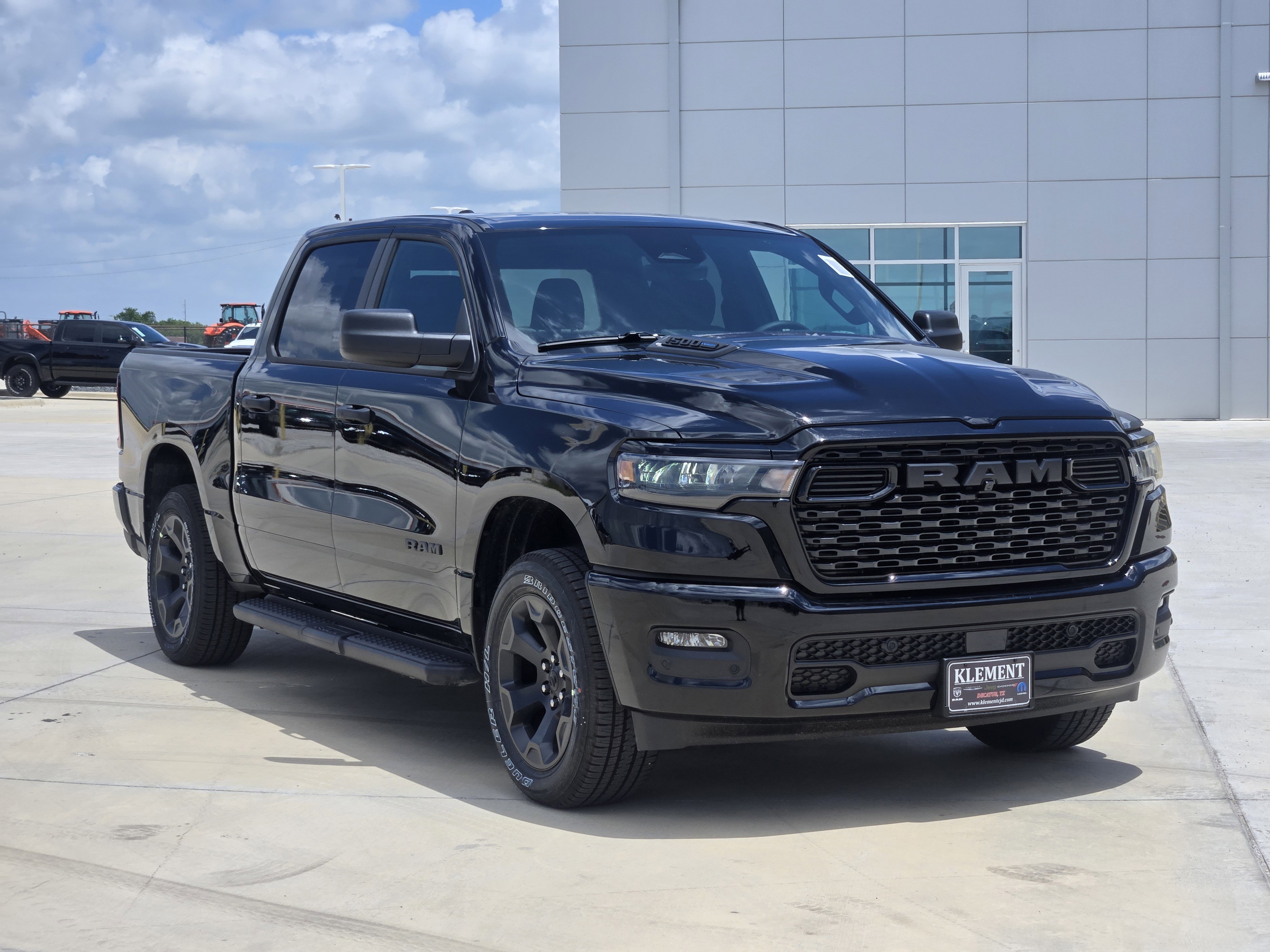 New 2026 Diamond Black Crystal Pearl-Coat Exterior Paint RAM Express image 3
