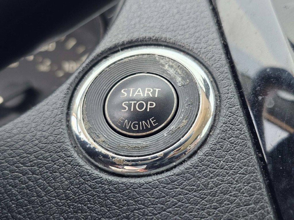 Used 2020 Gray Nissan SL image 30
