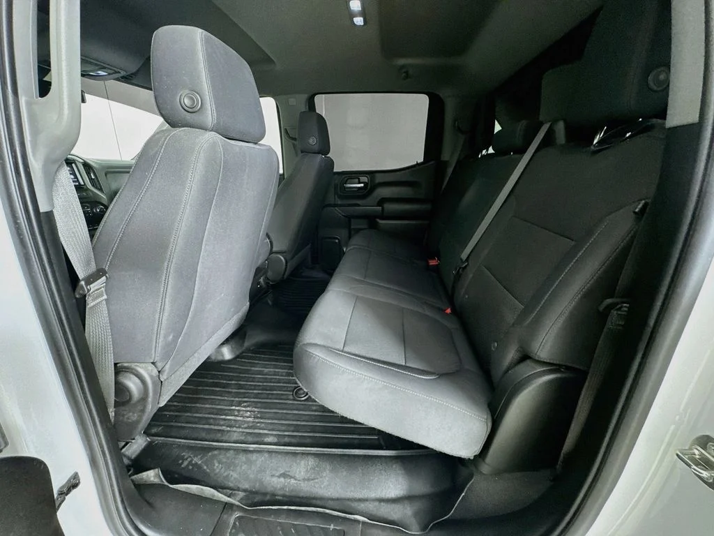 Used 2021 White Chevrolet Custom image 26