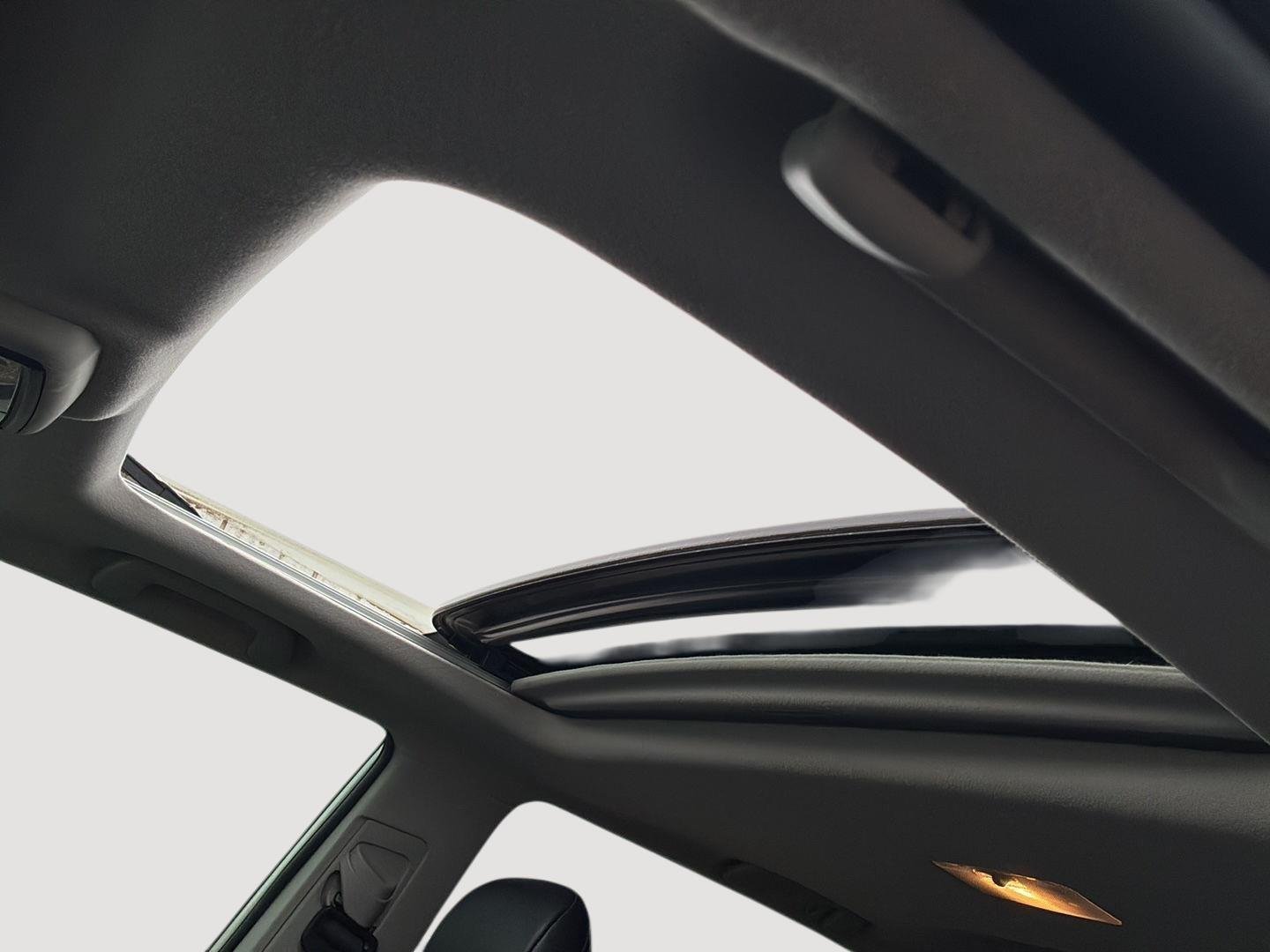 Certified Used 2019 Blizzard Pearl Toyota Limited image 6