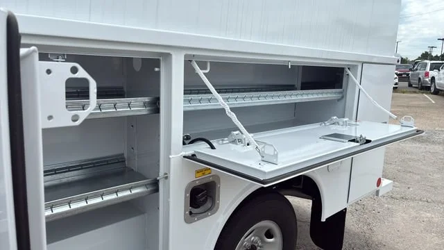 New 2025 Summit White Chevrolet 1WT image 22