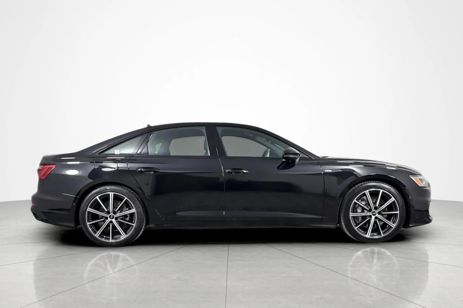 Used 2025 Mythos Black Metallic Audi Premium 55 TFSI quattro image 6