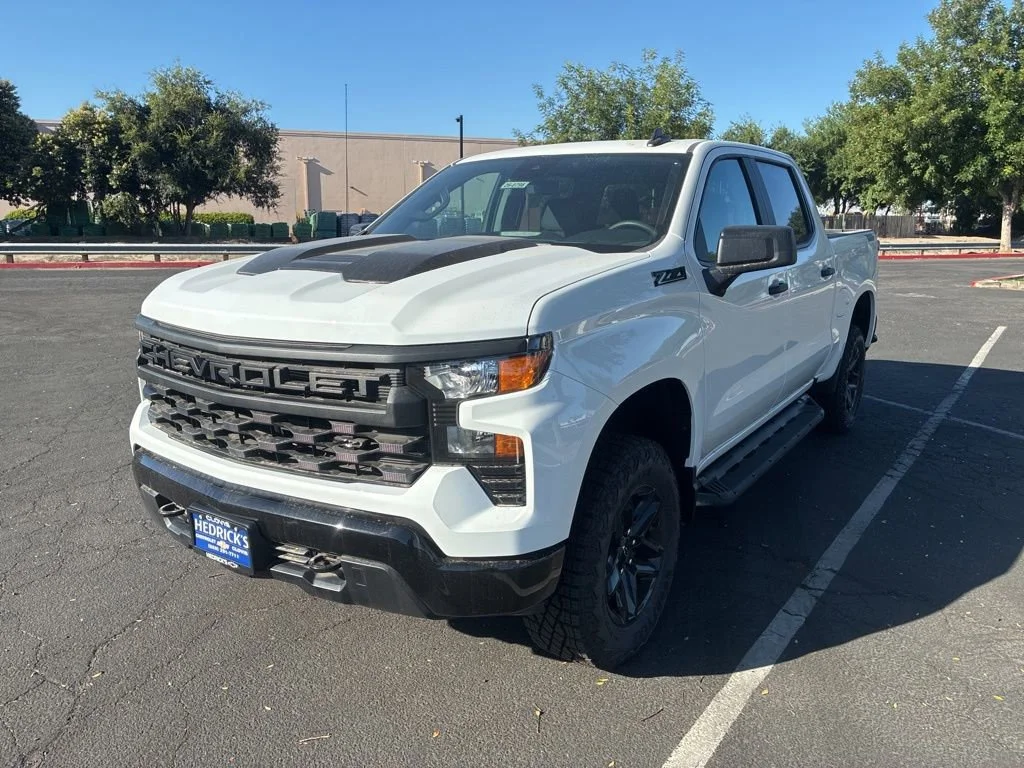 New 2026 Summit White Chevrolet Custom Trail Boss image 7