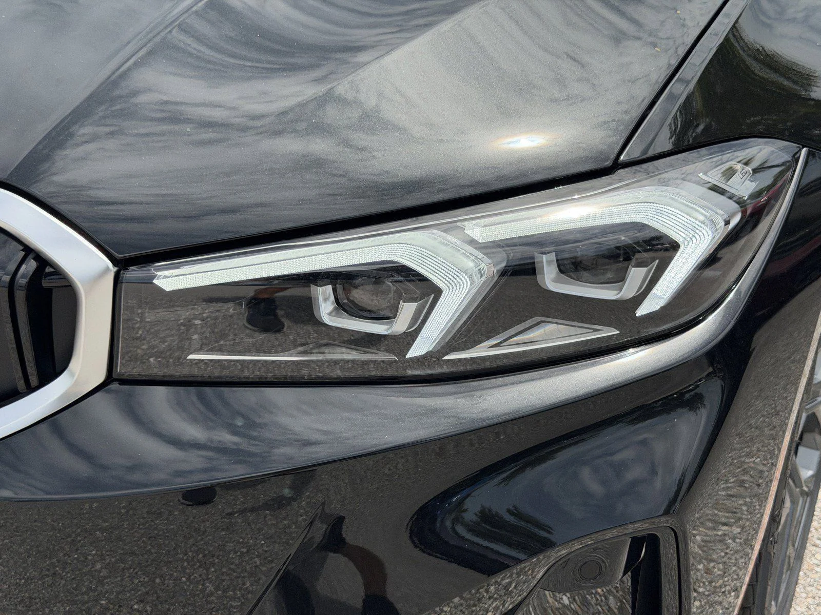 New 2026 Black Sapphire Metallic BMW 330i image 9